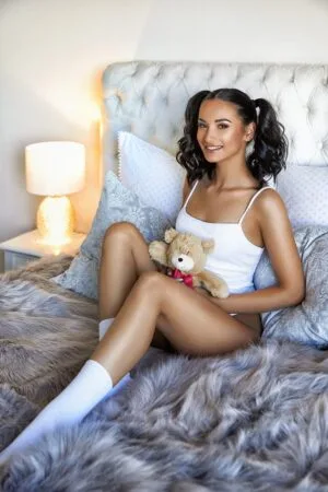 London bisexual escort Evelina