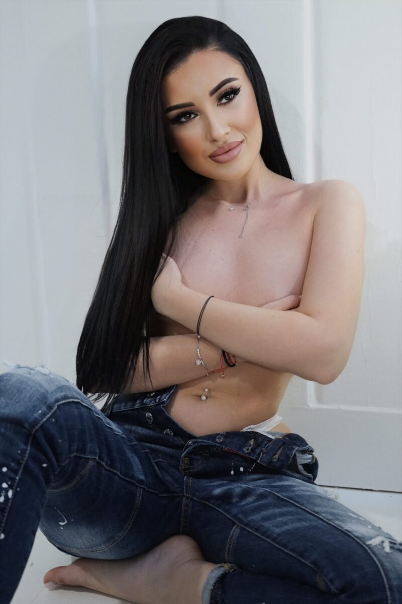 Marble Arch natural boobs brunette escort Vanda