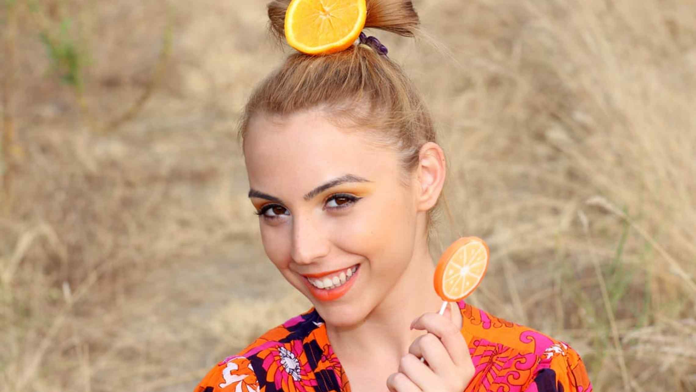 Cheerleader fun Escort