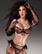 Busty Escort Carolina